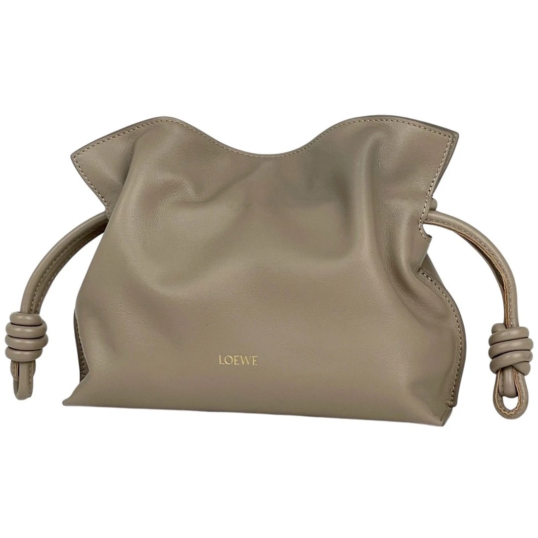 LOEWE FLAMENCO CLUTCH MINI CLUTCH BAG: Loewe Flamenco clutch mini Clutch Bag Brand: LOEWE Type/Style: Clutch Bag Material: leather Color: Sand (Beige) Size: Width 23cm(9.1inch) Height 19cm(7.5inch) Depth 7cm(2.8inch) Accessories: None