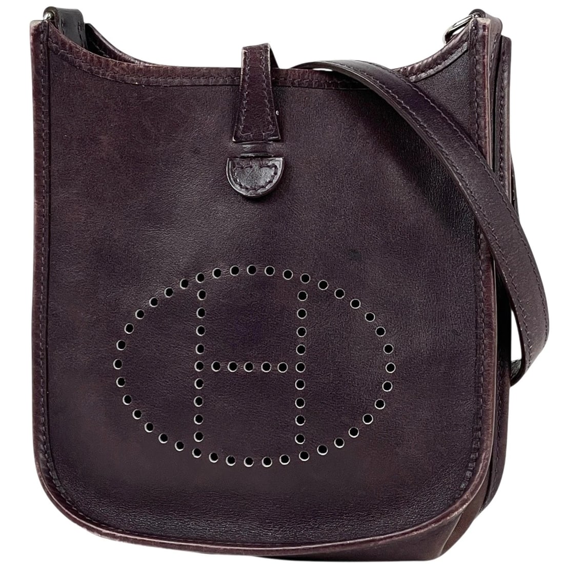 HERMES EVELYN TPM POCHETTE SHOULDER BAG: HERMES Evelyn TPM Pochette Shoulder Bag Brand: HERMES Type/Style: Shoulder Bag Material: Bock Scarf Color: Leysin Size: Width 17cm(6.7inch) Height 17cm(6.7inch) Accessories: None Accessories Notice: