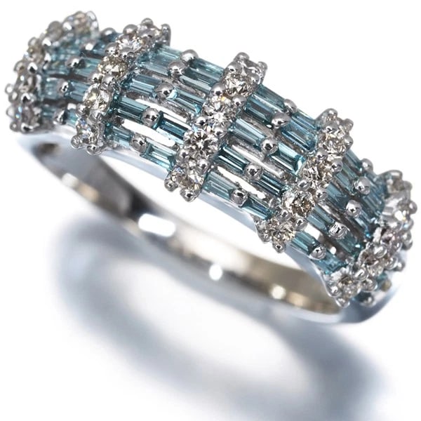 BLUE&CLEAR DIAMOND RING 18K 750 WHITE GOLD: Blue&Clear Diamond Ring 18K 750 White Gold Brand: Unbranded Type/Style: Ring Material: 18K 750 White Gold, Main Stone Natural Color: White Gold Size: US 5.75-6 Accessories: None Accessorie