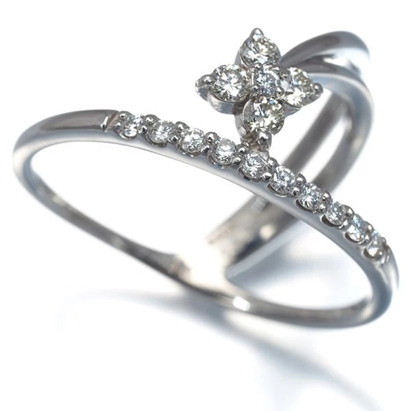 DIAMOND FLOWER INDEX RING 900 PLATINUM: Diamond Flower Index Ring 900 Platinum Brand: Unbranded Type/Style: Ring Material: 900 Platinum, Main Stone Natural Color: Platinum Size: US 6-6.25 Accessories: None Accessories Notice: Wh