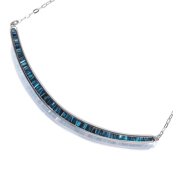BLUE DIAMOND TAPERED-CUT LINE NECKLACE 18K 750 WHITE GOLD: Blue Diamond Tapered-cut Line Necklace 18K 750 White Gold Brand: Unbranded Type/Style: Necklace Material: 18K 750 White Gold, Main Stone Natural Color: White Gold Size: Necklace length: 50cm AdjUS tab