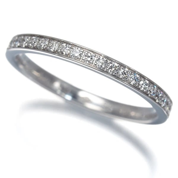 LOUIS VUITTON DIAMOND ALLIANCE FULL ETERNITY RING 18K 750 WHITE GOLD: Louis Vuitton Diamond Alliance Full Eternity Ring 18K 750 White Gold Brand: Louis Vuitton Type/Style: Ring Material: 18K 750 White Gold, Main Stone Natural Color: White Gold Size: US 5 - 5.25 Acce