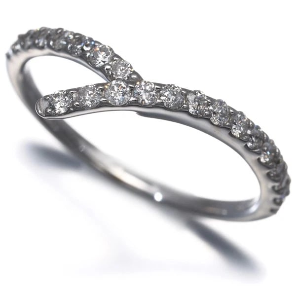 DIAMOND RING 18K 750 WHITE GOLD: Diamond Ring 18K 750 White Gold Brand: Unbranded Type/Style: Ring Material: 18K 750 White Gold, Main Stone Natural Color: White Gold Size: US 5.25-5.5 Accessories: None Accessories Notice: When