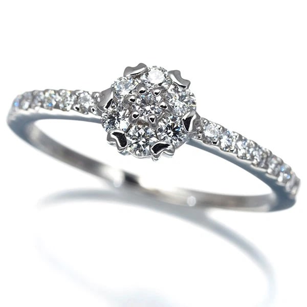 DIAMOND FLOWER RING 900 PLATINUM: Diamond Flower Ring 900 Platinum Brand: Unbranded Type/Style: Ring Material: 900 Platinum, Main Stone Natural Color: Platinum Size: US 8-8.25 Accessories: None Accessories Notice: When purchasing
