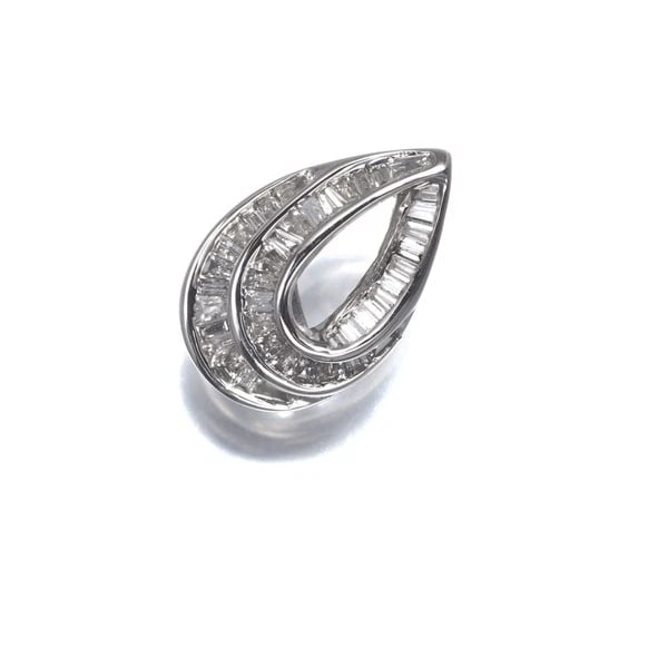 DIAMOND TAPERED-CUT DROP PENDANT 18K 750 WHITE GOLD: Diamond Tapered-cut Drop Pendant 18K 750 White Gold Brand: Unbranded Type/Style: Pendant Material: 18K 750 Yellow Gold, Main Stone Natural Color: Yellow Gold Size: Design size: 13.2 x 8.6mmBail inner