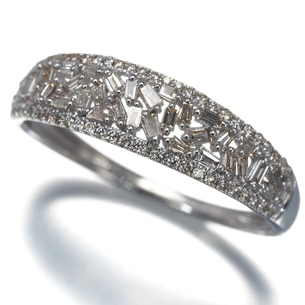 DIAMOND RING 18K 750 WHITE GOLD: Diamond Ring 18K 750 White Gold Brand: Unbranded Type/Style: Ring Material: 18K 750 White Gold, Main Stone Natural Color: White Gold Size: US 9.25-9.5 Accessories: None Accessories Notice: When