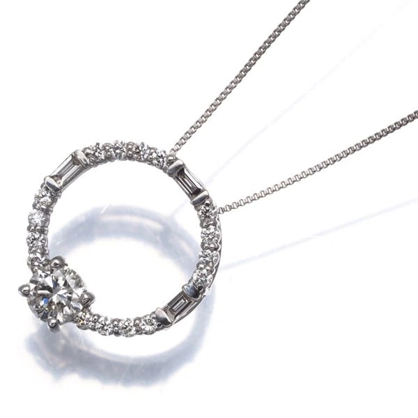 DIAMOND CIRCLE NECKLACE 950 850 PLATINUM: Diamond Circle Necklace 950 850 Platinum Brand: Unbranded Type/Style: Necklace Material: 950 850 Platinum, Main Stone Natural Color: Platinum Size: Necklace length: 40cmPendant size: 13.9 x 12.9mm
