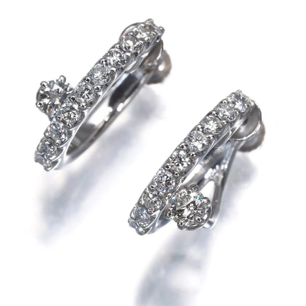 DIAMOND EARRINGS 900 PLATINUM (1 of 2)