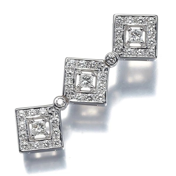 TASAKI DIAMOND SQUARE 2WAY PENDANT 18K 750 WHITE GOLD: TASAKI Diamond Square 2WAY Pendant 18K 750 White Gold Brand: TASAKI Type/Style: Pendant Material: 18K 750 White Gold, Main Stone Natural Color: White Gold Size: Design size: 34.4 x 11.0mm Bail inner d