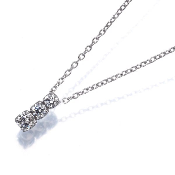 PONTE VECCHIO DIAMOND 3P NECKLACE 18K 750 WHITE GOLD: Ponte Vecchio Diamond 3P Necklace 18K 750 White Gold Brand: Ponte Vecchio Type/Style: Necklace Material: 18K 750 White Gold, Main Stone Natural Color: White Gold Size: Necklace length: 36 / 40cm