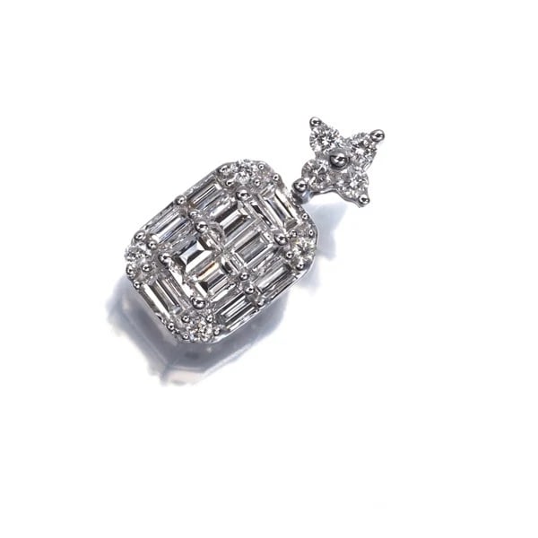 DIAMOND BAGUETTE-CUT PENDANT 18K 750 WHITE GOLD: Diamond Baguette-cut Pendant 18K 750 White Gold Brand: Unbranded Type/Style: Pendant Material: 18K 750 White Gold, Main Stone Natural Color: White Gold Size: Design size: 13.8 x 6.7mmBail inner diamet