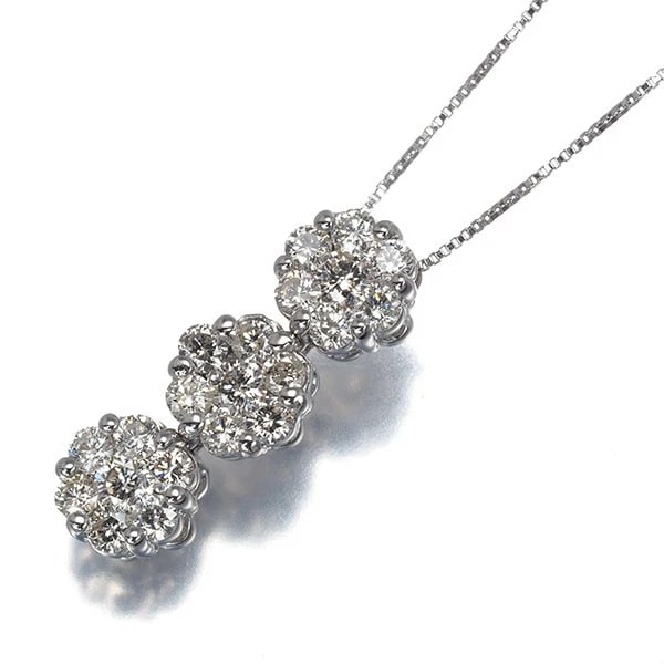 DIAMOND FLOWER NECKLACE 18K 750 WHITE GOLD: Diamond Flower Necklace 18K 750 White Gold Brand: Unbranded Type/Style: Necklace Material: 18K 750 White Gold, Main Stone Natural Color: White Gold Size: Necklace length: 36 / 40cmPendant size: 19.0
