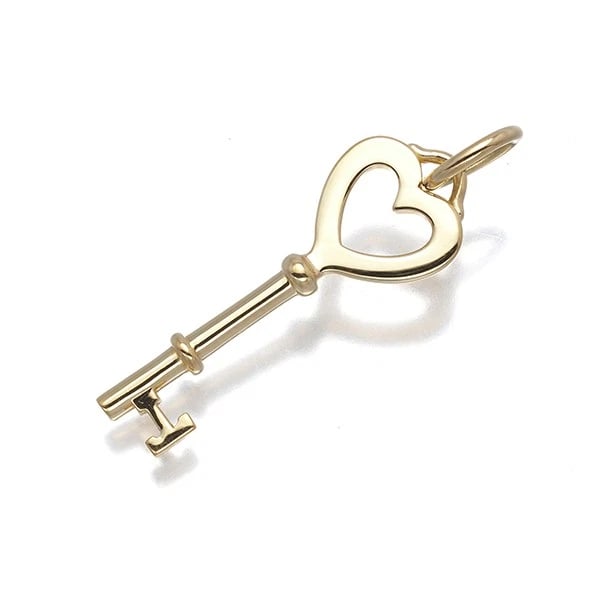TIFFANY&CO. HEART KEY CHARM PENDANT 18K 750 YELLOW GOLD: Tiffany&Co. Heart Key Charm Pendant 18K 750 Yellow Gold Brand: Tiffany & Co. Type/Style: Pendant Material: 18K 750 Yellow Gold, Color: Yellow Gold Size: Design size: 25.5 x 9.8mmTotal length of the