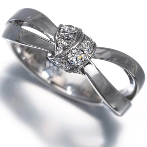 CHAUMET DIAMOND LIENS SEDUCTION RING 18K 750 WHITE GOLD: CHAUMET Diamond Liens Seduction Ring 18K 750 White Gold Brand: CHAUMET Type/Style: Ring Material: 18K 750 White Gold, Main Stone Natural Color: White Gold Size: US 6 Accessories: None Acce