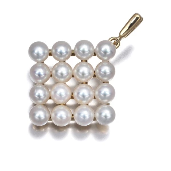 MIKIMOTO AKOYA PEARL SQUARE PENDANT 18K 750 YELLOW GOLD: Mikimoto Akoya Pearl Square Pendant 18K 750 Yellow Gold Brand: MIKIMOTO Type/Style: Pendant Material: 18K 750 Yellow Gold, Main Stone Cultured Color: Yellow Gold Size: Design size: 19.0 x 19.0mmTotal 