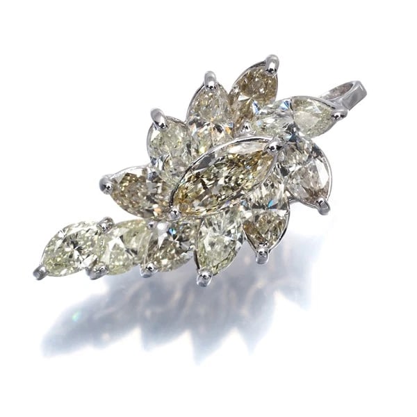 LIGHT YELLOW DIAMOND PENDANT 18K 750 WHITE GOLD: Light Yellow Diamond Pendant 18K 750 White Gold Brand: Unbranded Type/Style: Pendant Material: 18K/ 750 White Gold, Main Stone Natural Color: White Gold Size: Design size: 26.8 x 13.5mm Bail inner dia
