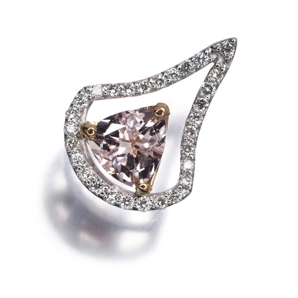 MORGANITE PENDANT 18K 750 WHITE ROSE GOLD: Morganite Pendant 18K 750 White Rose Gold Brand: Unbranded Type/Style: Pendant Material: 18K /750 White/ Rose Gold, Main Stone Natural Color: WG,RG Size: Design size: 18.0 x 12.8mm Bail inner