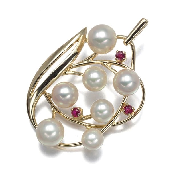 MIKIMOTO PENDANT BABY AKOYA PEARL 14K 585 YELLOW GOLD: Mikimoto Pendant Baby Akoya Pearl 14K 585 Yellow Gold Brand: MIKIMOTO Type/Style: Pendant Material: 14K / 585 / Yellow Gold, Main Stone Cultured Color: Yellow Gold Size: Design size: 34.5 x 22.0mm Bai