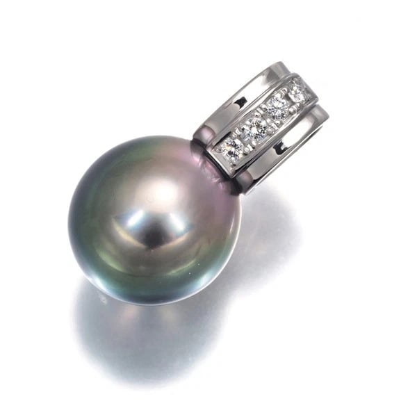 TASAKI PENDANT BLACK SOUTH SEAPEARL PT 900: TASAKI Pendant Black South SeaPearl Pt 900 Brand: TASAKI Type/Style: Pendant Material: 900 / Platinum, Main Stone Cultured Color: Silver Size: Total length of the pendant including the bail: 18.3mm Ba