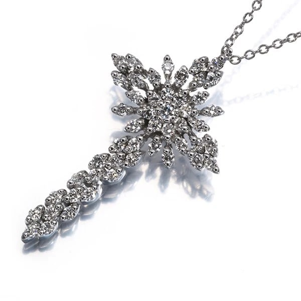 DIAMOND NECKLACE 18K 750 WHITE GOLD: Diamond Necklace 18K 750 White Gold Brand: Unbranded Type/Style: Necklace Material: 18K / 750 / White Gold, Main Stone Natural Color: White Gold Size: Necklace length: 39 / 41 / 43cm Pendant size: