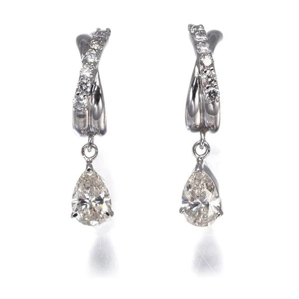 DIAMOND EARRINGS 18K 750 WHITE GOLD: Diamond Earrings 18K 750 White Gold Brand: Unbranded Type/Style: Earrings Material: 18K/ 750 White Gold, Main Stone Natural Color: White Gold Size: Design size: length 20.0 x width 9.5 x thickness