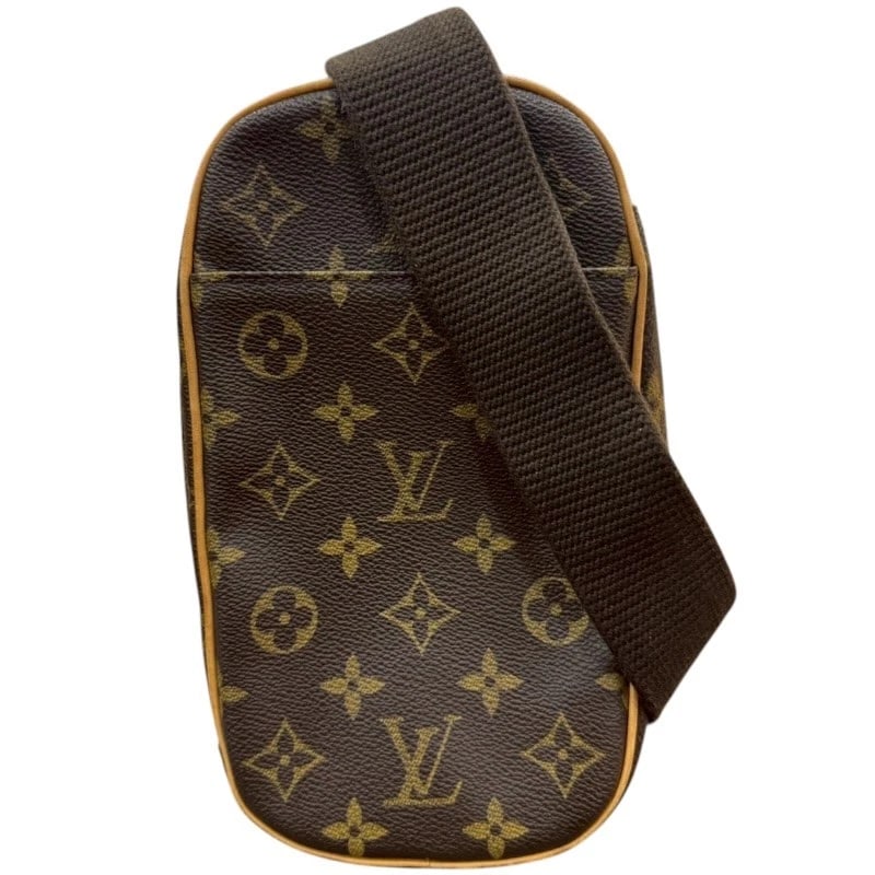 LOUIS VUITTON POCHETTE GANGE BODY BAG: LOUIS VUITTON Pochette Gange body bag Brand: LOUIS VUITTON Type/Style: body bag Material: PVC Color: Nonre Size: W5.1 x H8.7x D1.6inch Accessories: None Accessories Notice: When purchasing