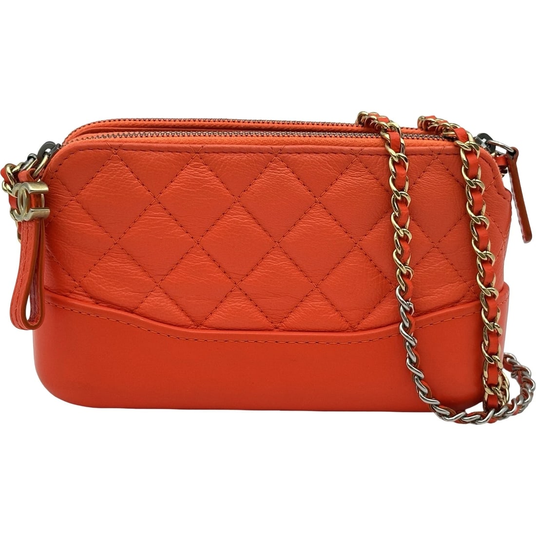 CHANEL GABRIEL HOBO SHOULDER BAG: CHANEL Gabriel Hobo Shoulder Bag Brand: CHANEL Type/Style: Shoulder Bag Material: Calfskin Color: Gold Hardware Size: W7.1 x H4.3x D1.4inch Shoulder:68.1inch Accessories: None Accessories Notice: