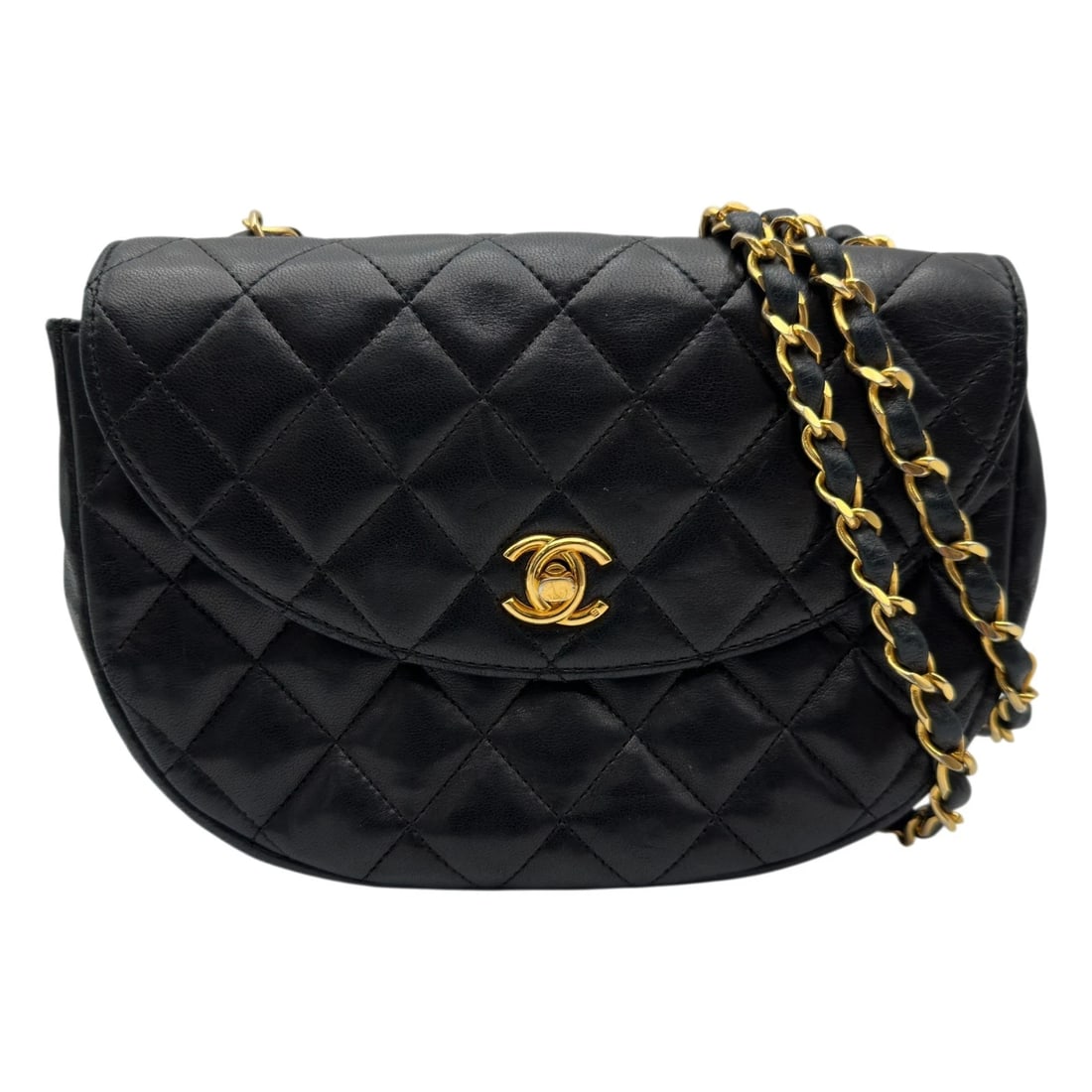 CHANEL HALF MOON CHAIN FLAP BAG: CHANEL Half Moon Chain Flap Bag Brand: CHANEL Type/Style: Shoulder Bag Material: lambskin Color: Black Gold Hardware Size: W7.3 x H5.9x D2.8inch Shoulder:41.7inch Accessories: None Accessories
