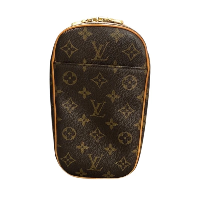 LOUIS VUITTON POCHETTE GANGE BODY BAG: LOUIS VUITTON Pochette Gange body bag Brand: LOUIS VUITTON Type/Style: body bag Material: Monogram canvas Color: Brown Size: W4.7 x H8.7x D1.8inch Shoulder:-45.3inch Accessories: None Acce