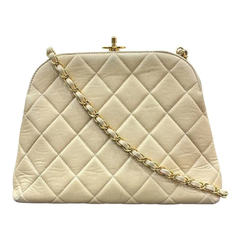 CHANEL MATELASSE CLASP CHAIN SHOULDER BAG: CHANEL Matelasse Clasp Chain Shoulder Bag Brand: CHANEL Type/Style: Shoulder Bag Material: lambskin Color: Gold Hardware Size: W10.6 x H7.9x D3.9inch Shoulder:39.4inch Accessories: None Accessories