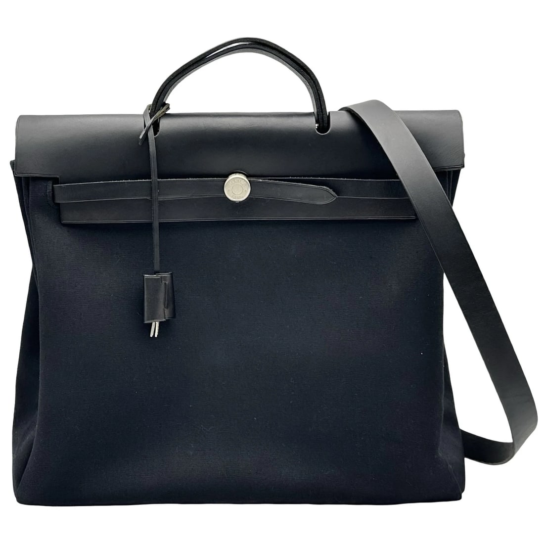 HERMES HERBAGMM SHOULDER BAG: HERMES HerbagMM Shoulder Bag Brand: HERMES Type/Style: Shoulder Bag Material: Towar Color: Black SilverHardware Size: W15.0 x H11.8x D5.1inch Shoulder:39.4inch Accessories: None Accessorie