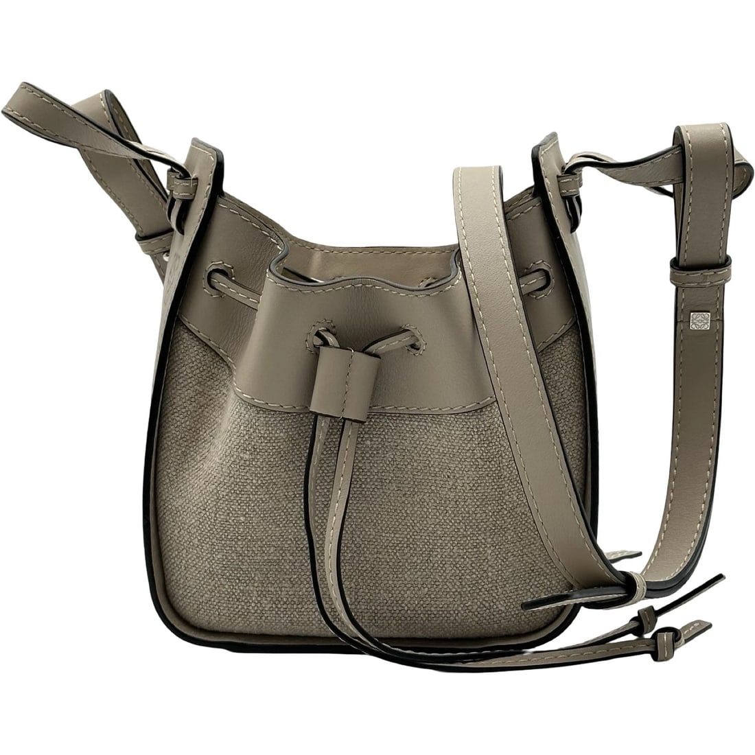 LOEWE HAMMOCK MINI SHOULDER BAG: LOEWE Hammock mini Shoulder Bag Brand: LOEWE Type/Style: Shoulder Bag Material: Leather / canvas Color: beige Size: W7.1 x H5.9x D4.1inch Shoulder:37.8inch Accessories: None Accessories No