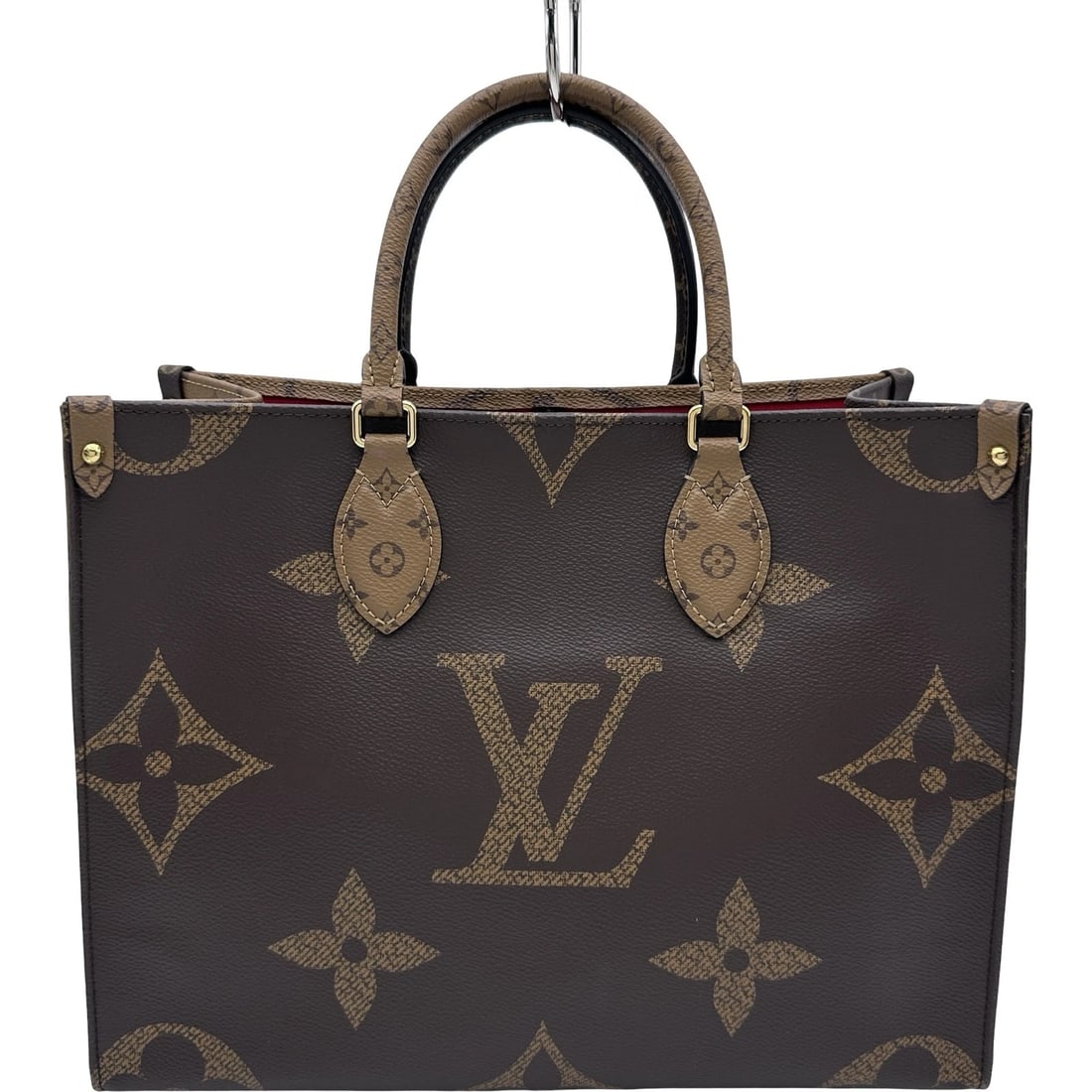 LOUIS VUITTON ON THE GO MM TOTE BAG: LOUIS VUITTON On the Go MM Tote Bag Brand: LOUIS VUITTON Type/Style: Tote Bag Material: Monogram Giant Reverse Color: Brown Size: W13.4 x H9.8x D5.5inch Accessories: None Accessories Notic