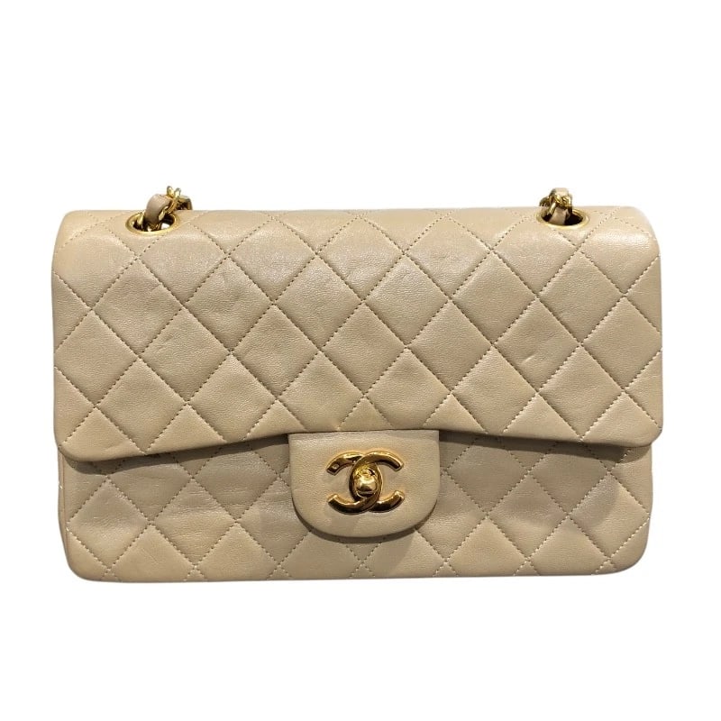 CHANEL MATRASSE SHOULDER BAG: CHANEL Matrasse Shoulder Bag Brand: CHANEL Type/Style: Shoulder Bag Material: lambskin Color: Beige Gold Hardware Size: W9.1 x H6.1x D2.4inch Shoulder:19.7inch Accessories: None Accessories Notice: