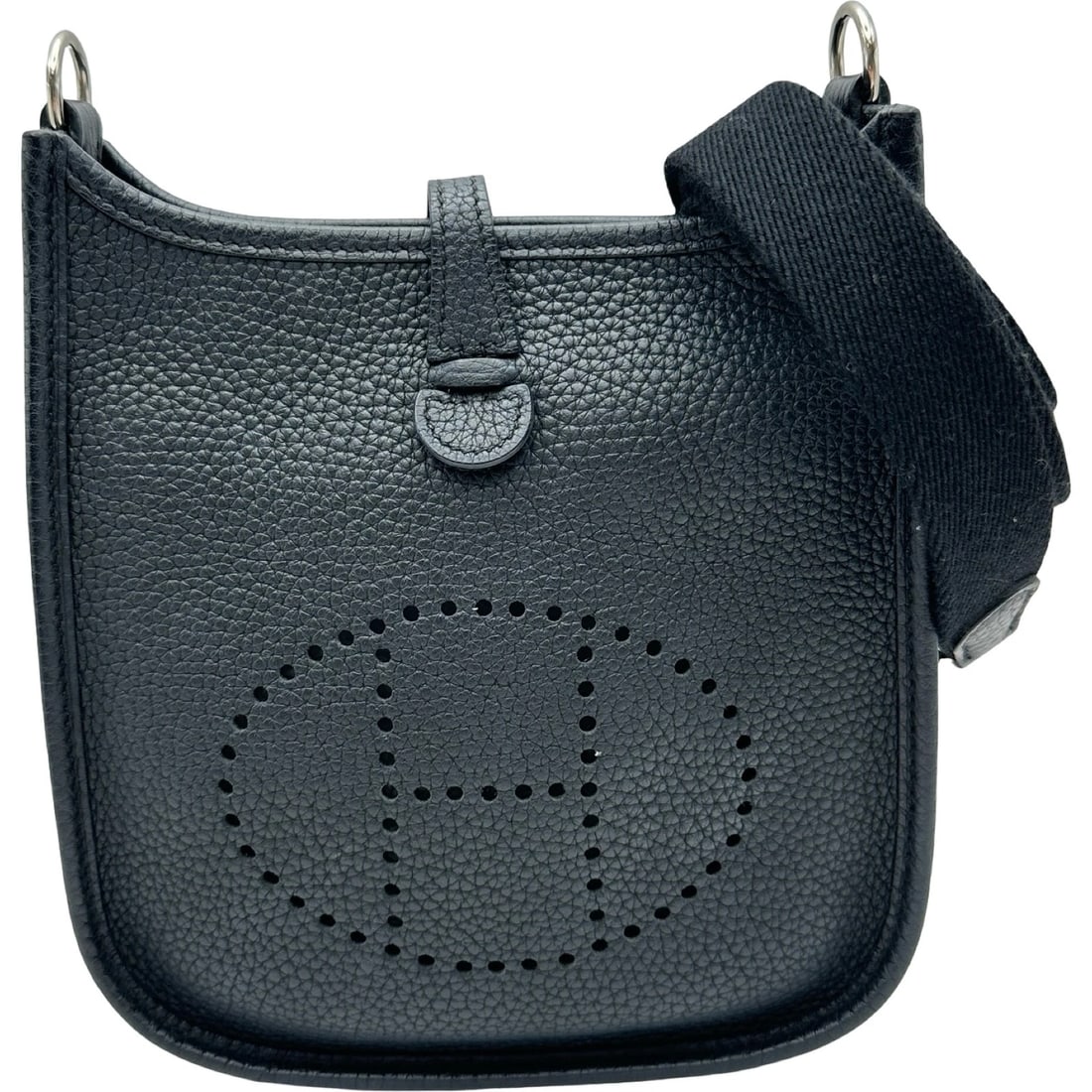 HERMES EVELYN SHOULDER BAG: HERMES Evelyn Shoulder Bag Brand: HERMES Type/Style: Shoulder Bag Material: Taurillon Clemence Color: Black SilverHardware Size: W6.7 x H6.9x D2.2inch Shoulder:43.3inch Accessories: None Accessories