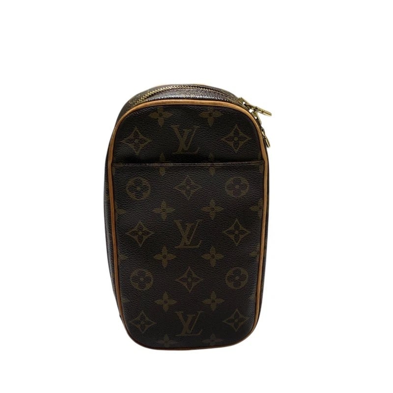 LOUIS VUITTON POCHETTE GANGE BODY BAG: LOUIS VUITTON Pochette Gange body bag Brand: LOUIS VUITTON Type/Style: body bag Material: Monogram canvas Color: Brown Size: W5.1 x H8.7x D1.6inch Accessories: None Accessories Notice: Whe