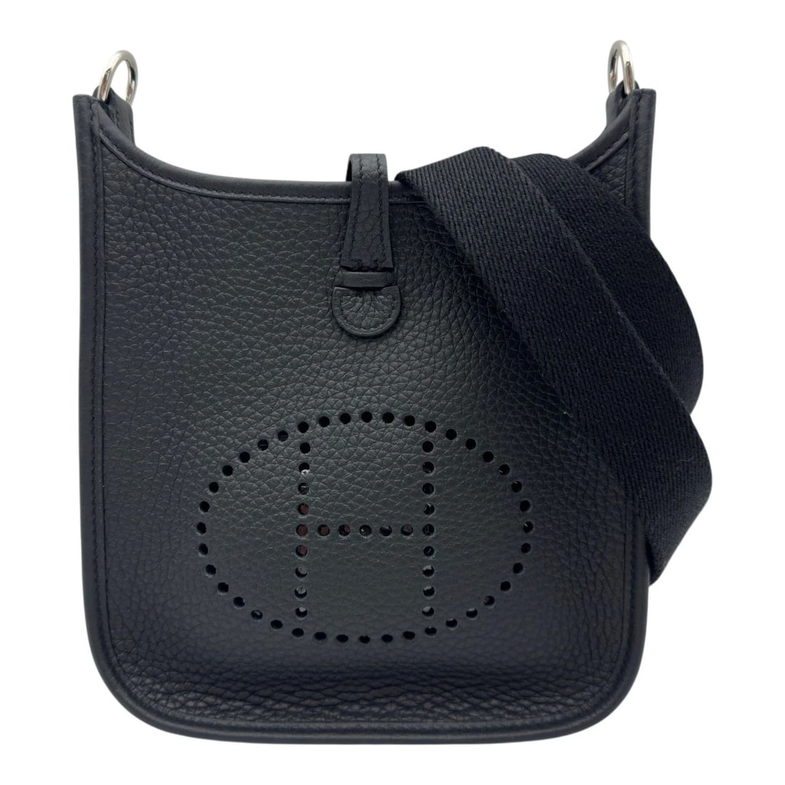 HERMES EVELYN SHOULDER BAG: HERMES Evelyn Shoulder Bag Brand: HERMES Type/Style: Shoulder Bag Material: Taurillon Clemence Color: Black SilverHardware Size: W5.9 x H6.7x D1.8inch Shoulder:44.1inch Accessories: None Accessories