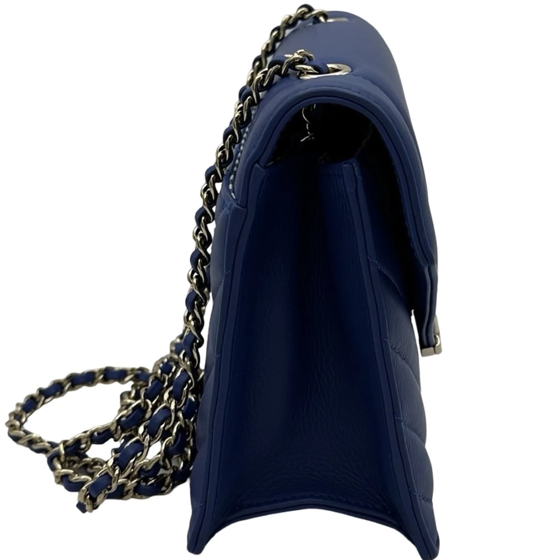 CHANEL CHEVRON V-STITCH SHOULDER BAG - 2