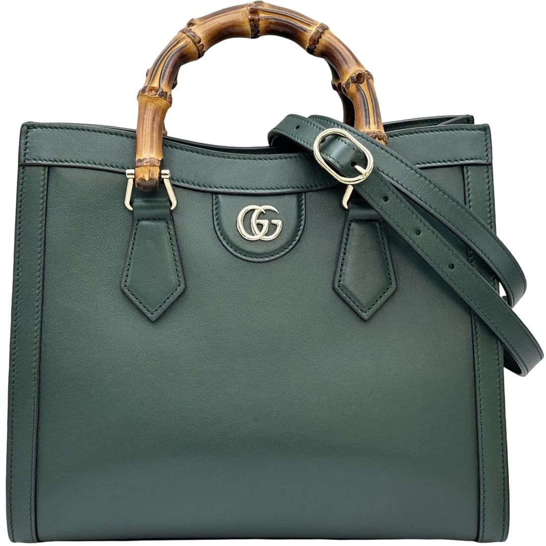 GUCCI DIANA MEDIUM SHOULDER BAG: GUCCI Diana Medium Shoulder Bag Brand: GUCCI Type/Style: Shoulder Bag Material: leather Color: Green Gold Hardware Size: W10.4 x H9.1x D4.3inch Shoulder:37.4inch Accessories: None Accessor
