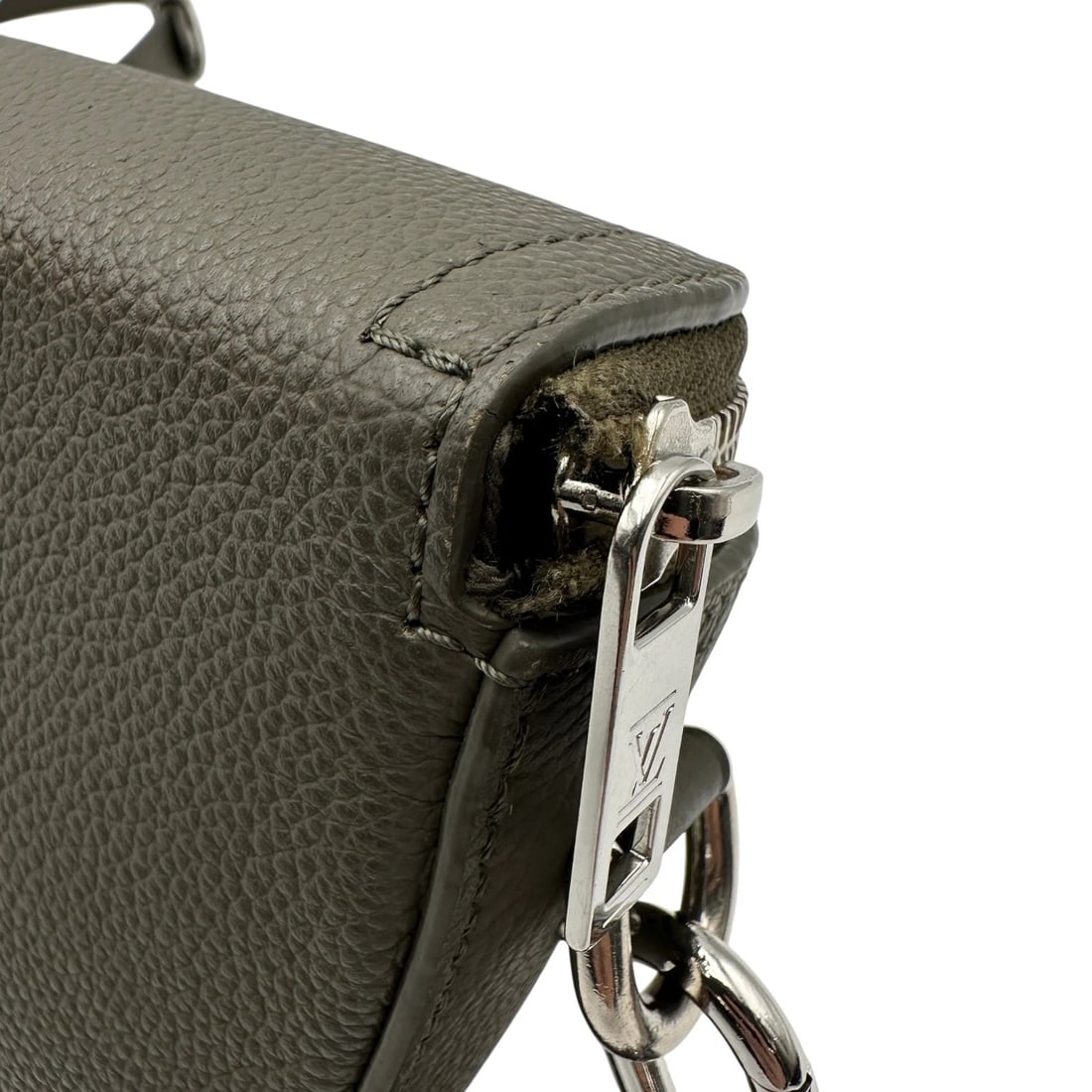 LOUIS VUITTON AEROGRAM SHOULDER BAG - 4