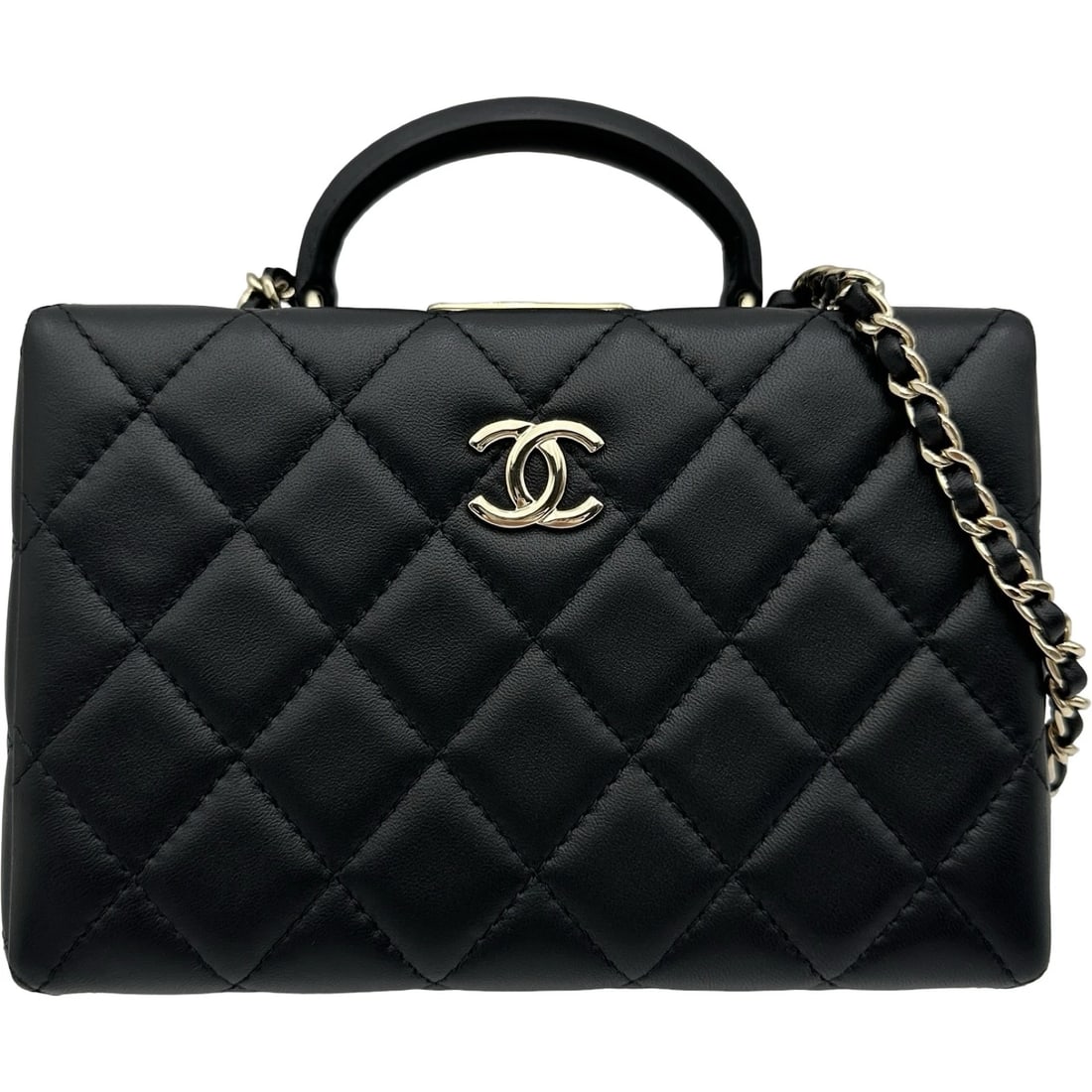 CHANEL MATELASSE SMALL SHOULDER BAG: CHANEL Matelasse Small Shoulder Bag Brand: CHANEL Type/Style: Shoulder Bag Material: Ram Color: Black Gold Hardware Size: W7.1 x H4.7x D2.8inch Shoulder:21.7inch Accessories: None Accessor