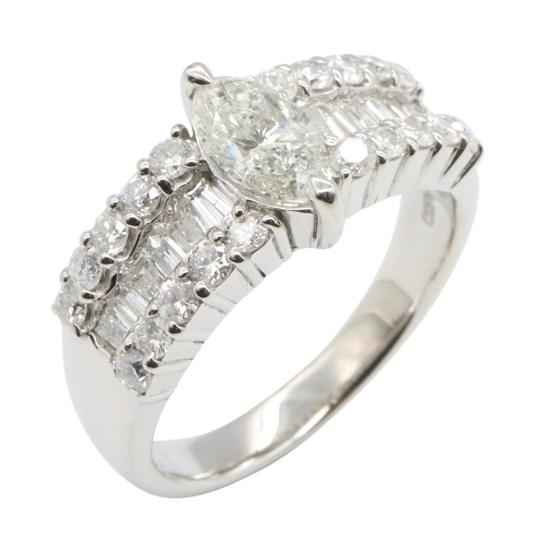 JEWELRY DIAMOND RING PT900 PLATINUM: JEWELRY Diamond Ring Pt900 Platinum Brand: JEWELRY Type/Style: Ring Material: Pt900 Platinum, Color: Silver Size: US size 6.75 Accessories: None Accessories Notice: When purchasing pre-owned goods,