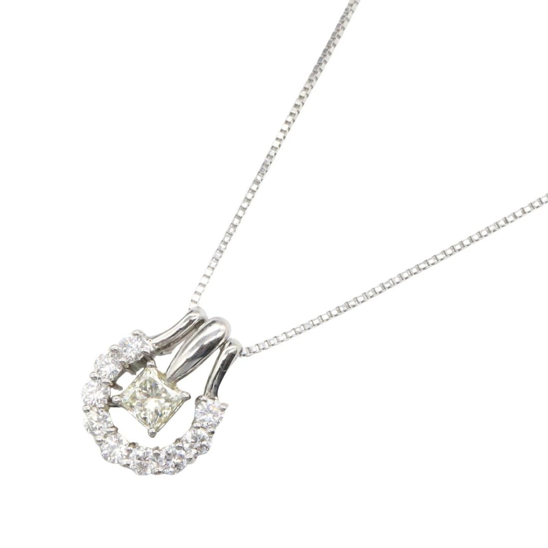 JEWELRY DIAMOND NECKLACE PENDANT: JEWELRY Diamond Necklace Pendant Brand: JEWELRY Type/Style: Necklace Material: Pt900 Platinum, Color: Silver Size: Size Neck rotation?45.5cm(17.9") Motif W?12mm x H?15mm(0.5" x 0.6") Accessories: