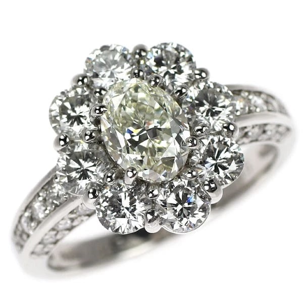 PT900 OVAL DIAMOND RING: Pt900 oval diamond ring Brand: None Type/Style: Ring Material: Pt900, Main Stone Natural Color: Pt Size: 6.25 - 6.5 US Accessories: None Accessories Notice: When purchasing pre-owned goods, please