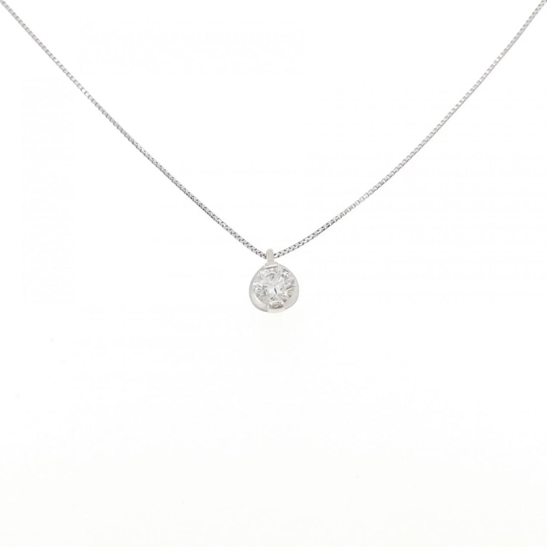 PT900/PT850 DIAMOND NECKLACE: PT900/PT850 Diamond Necklace Brand: Unbranded Type/Style: Diamond Necklace Material: Platinum900/Platinum850, Main Stone Natural Color: PT Size: Length: 45cm Accessories: None Accessories Notice: