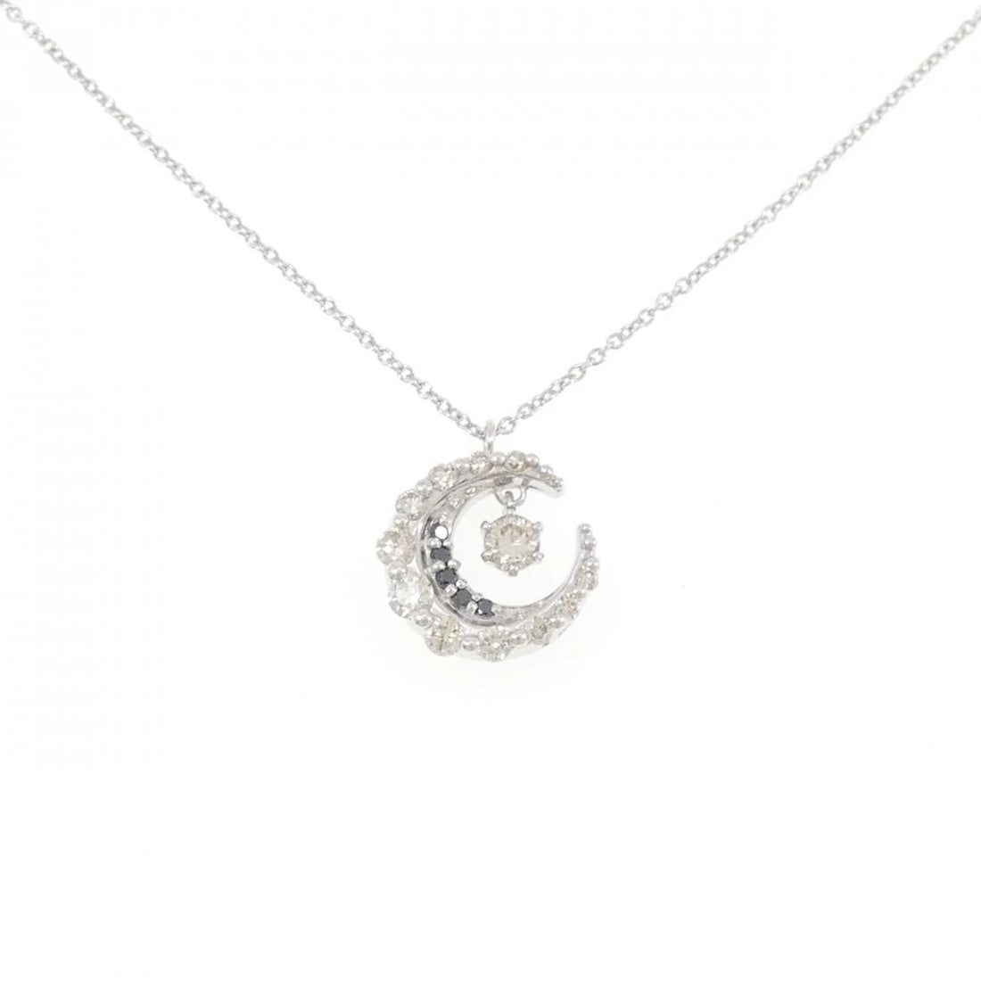 K18WG DIAMOND NECKLACE: K18WG Diamond Necklace Brand: Unbranded Type/Style: Diamond Necklace Material: K18 white gold, Main Stone Natural Color: WG Size: Length: 45cm Accessories: None Accessories Notice: When purchasing