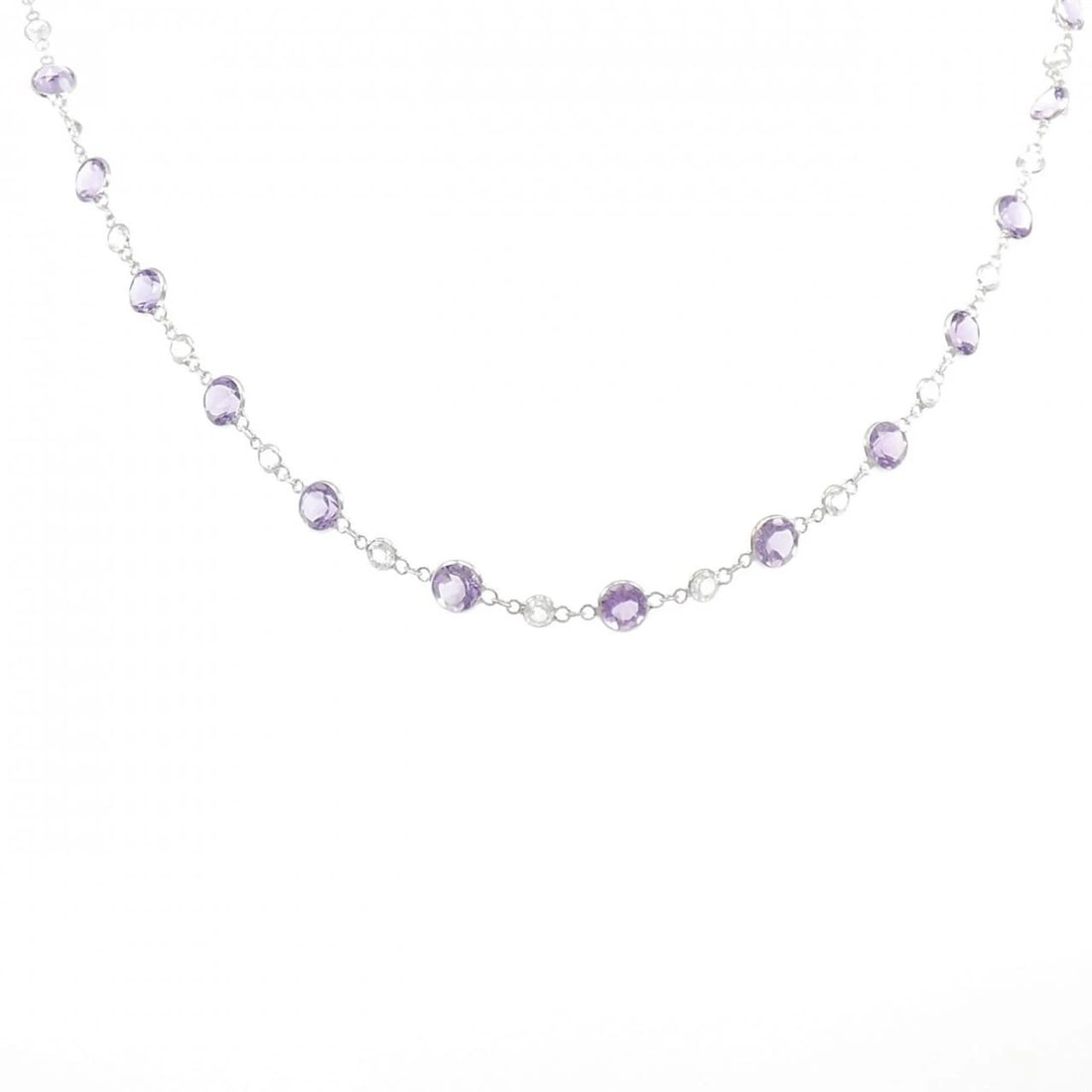 K18WG AMETHYST NECKLACE: K18WG Amethyst Necklace Brand: Unbranded Type/Style: Amethyst Necklace Material: K18 white gold, Main Stone Amethyst, White Topaz Color: WG Size: Length: 70cm Accessories: None Accessories Notice: