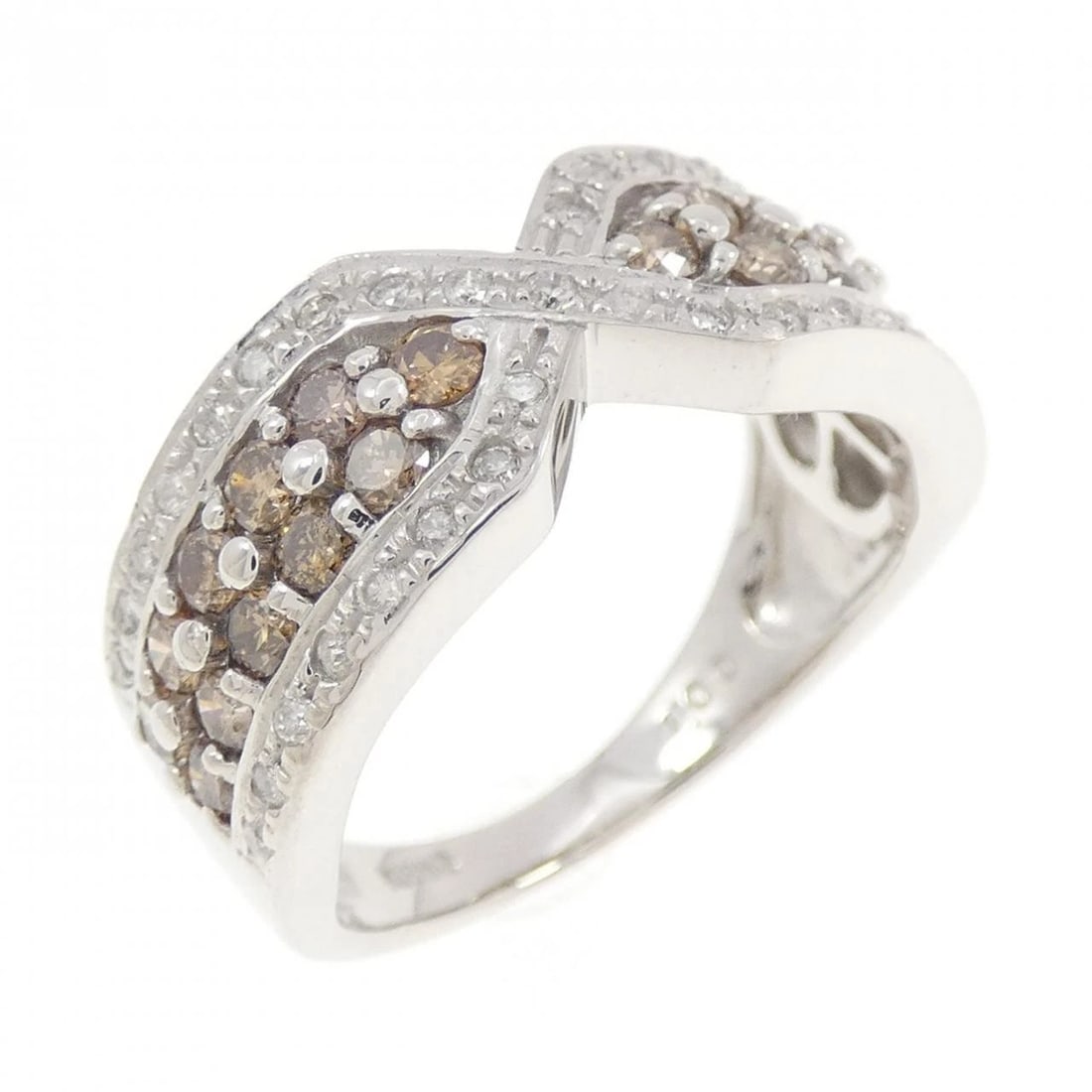 K18WG DIAMOND RING: K18WG Diamond Ring Brand: Unbranded Type/Style: Diamond Ring Material: K18 white gold, Main Stone Natural Color: WG Size: US5 3/4 Accessories: None Accessories Notice: When purchasing pre-