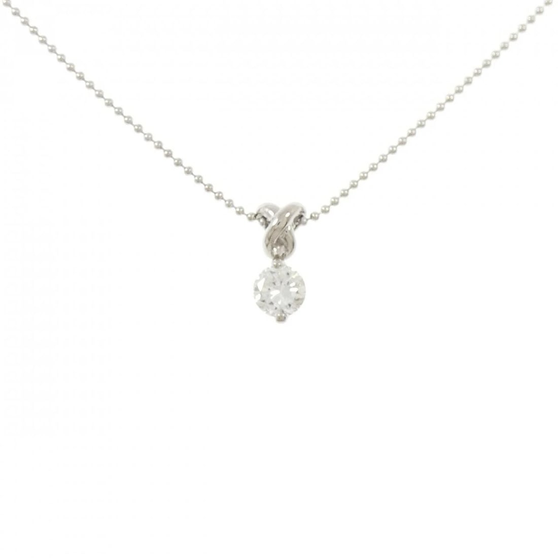 PT900/PT850 DIAMOND NECKLACE: PT900/PT850 Diamond Necklace Brand: Unbranded Type/Style: Diamond Necklace Material: Platinum900/Platinum850, Main Stone Natural Color: PT Size: Length: 40cm Accessories: None Accessories Notice: