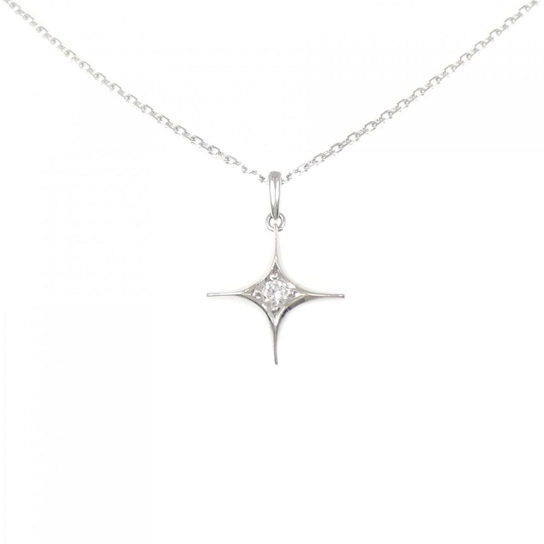 PT900 DIAMOND NECKLACE: PT900 Diamond Necklace Brand: Unbranded Type/Style: Diamond Necklace Material: Platinum900, Main Stone Natural Color: PT Size: Length: 40cm Accessories: None Accessories Notice: When purchasing